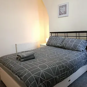 Bright, Comfortable Home, Convenient For Centre Liverpool